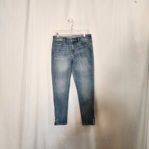 WHITE HOUSE BLACK MARKET The Skinny Crop Blue Medium Wash Embellished Ankle Wm 6